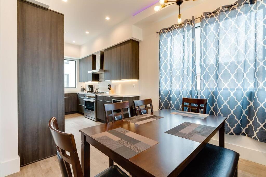 3 Luxury Modern Homes 12 Bedrooms & Rooftop Decks * Los Angeles