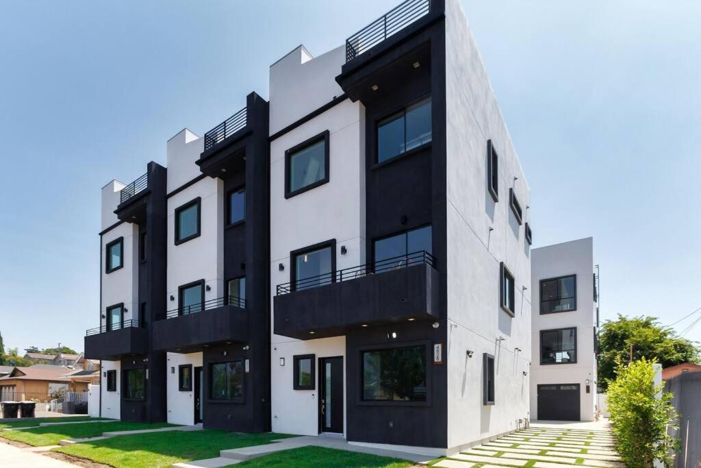 3 Luxury Modern Homes 12 Bedrooms & Rooftop Decks *