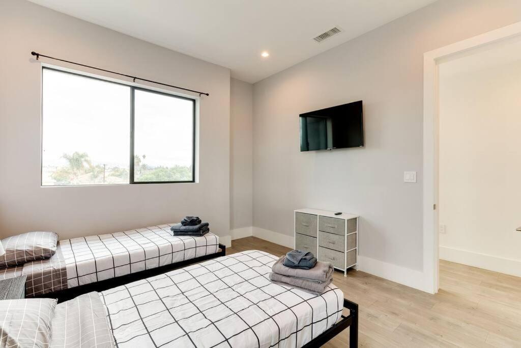 3 Luxury Modern Homes 12 Bedrooms & Rooftop Decks * Los Angeles