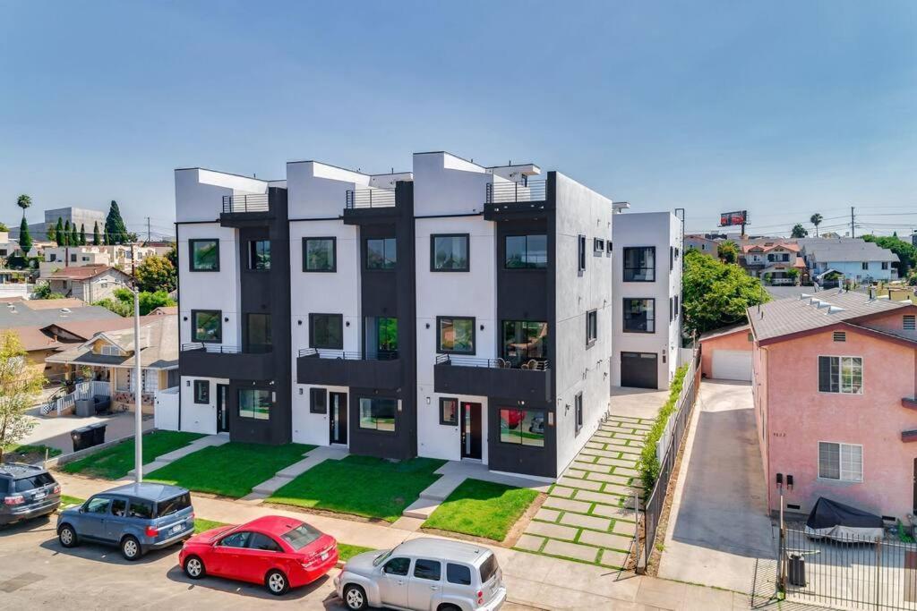 3 Luxury Modern Homes 12 Bedrooms & Rooftop Decks *